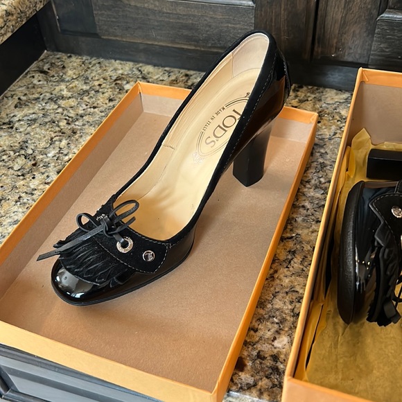 BNIB Tod’s Blk Patent Leather Chunky heels Sz 6.5 - Picture 2 of 7